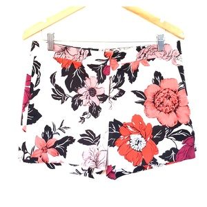 🌺 NWT Ann Taylor floral shorts
